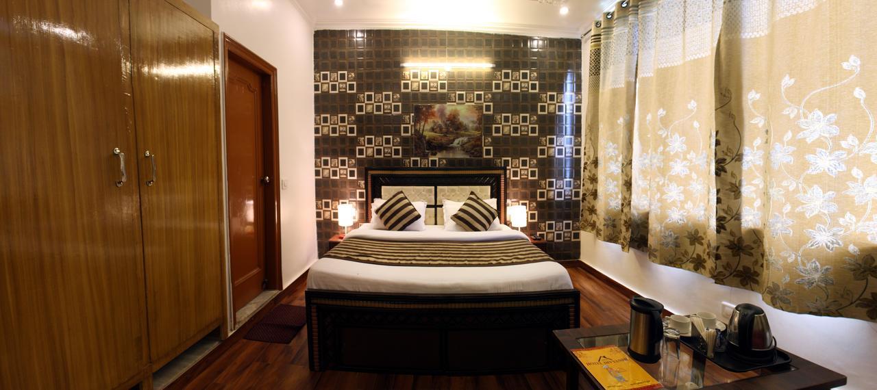 Divyansh Hotel Dharamshala Exterior photo
